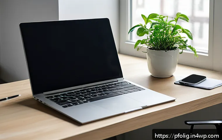 성공적인 포트폴리오 경력 디자인을 위한 시간 관리 전략 - A modern, minimalist home office workspace with a clean, organized desk bathed in natural light from...